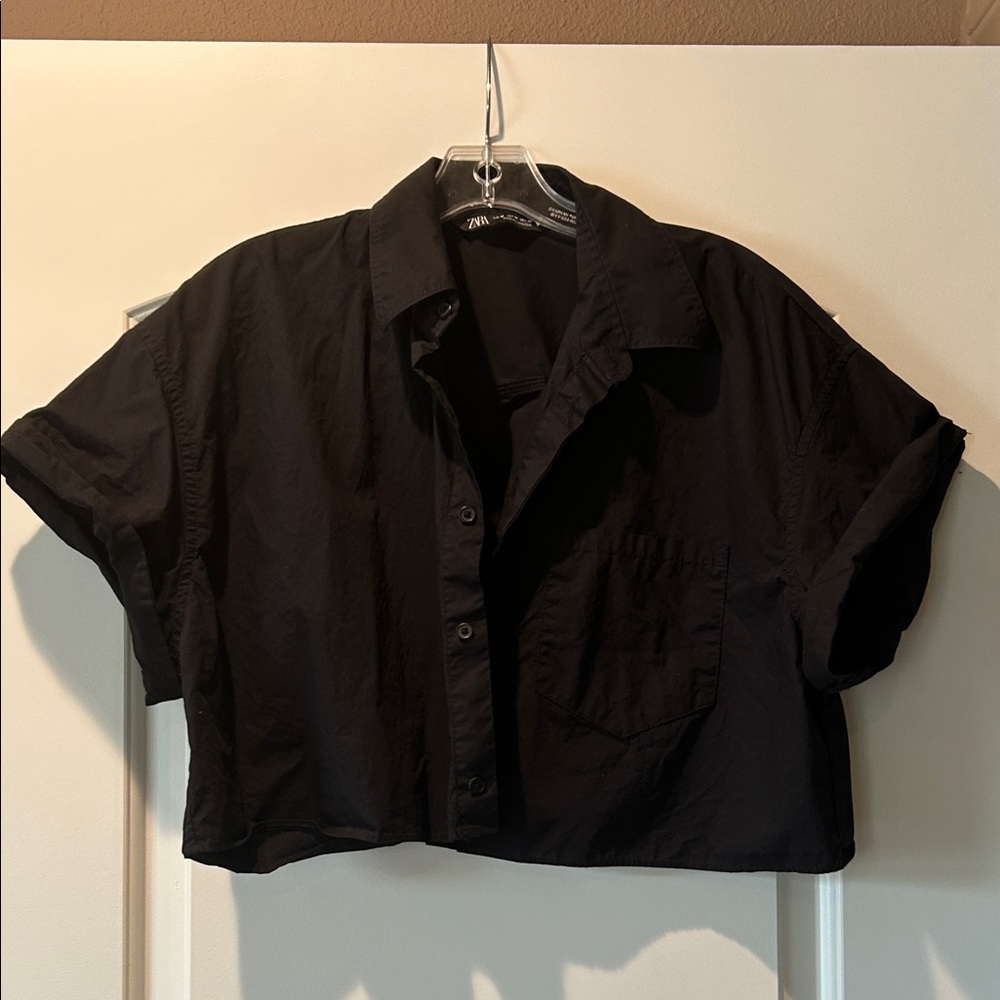 Zara Black Cropped Button-Up Shirt